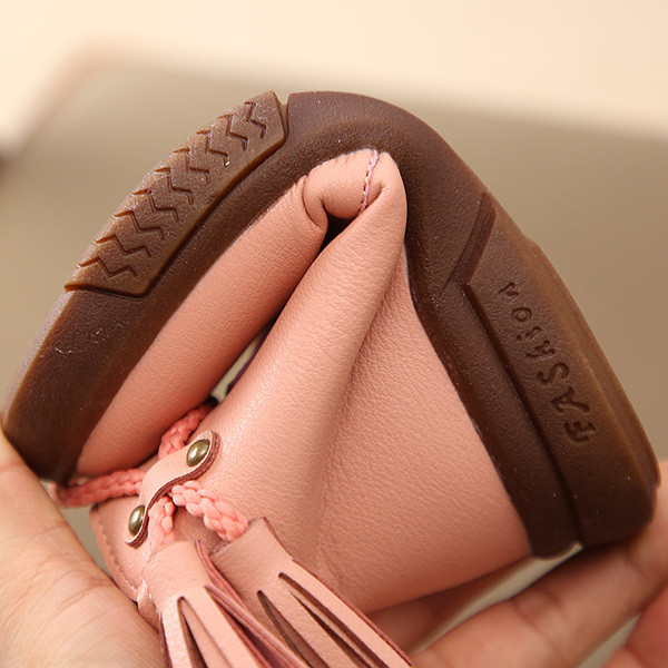 Bojtdíszítésű gyerekcsizma három színben