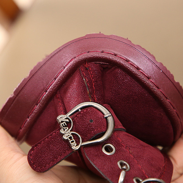 Gyerekcsizma lányoknak fém díszítéssel, puha béléssel