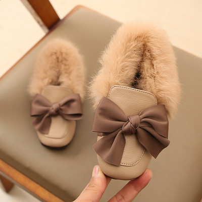 Pehelyes téli gyerekcipő lányoknak szalaggal