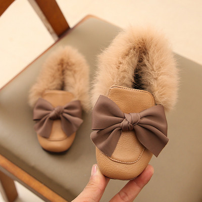 Pehelyes téli gyerekcipő lányoknak szalaggal