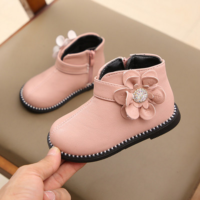 Három színben 3D elem díszítéssel ellátott gyerekcsizma