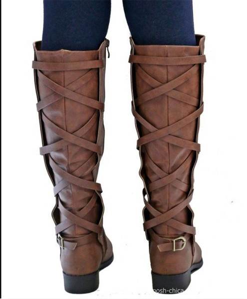 Χειμερινές μπότες κυρίες σε οικολογικό δέρμα με λουριά σε μαύρο και καφέ χρώμα