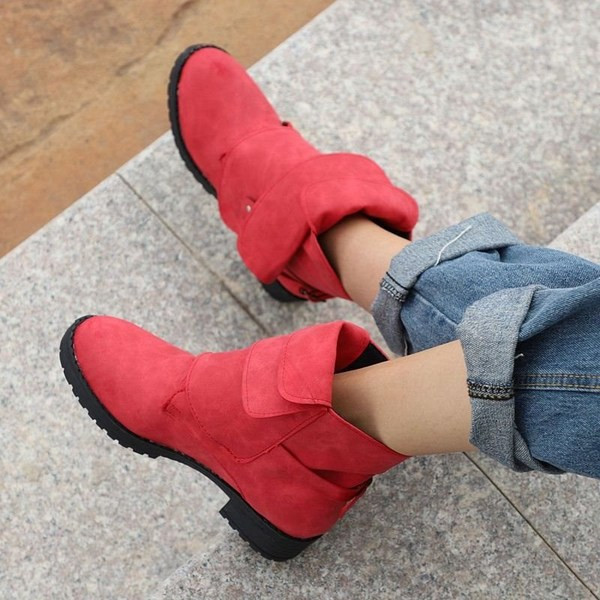 Öko bőrből készült modern női csizma négy színben