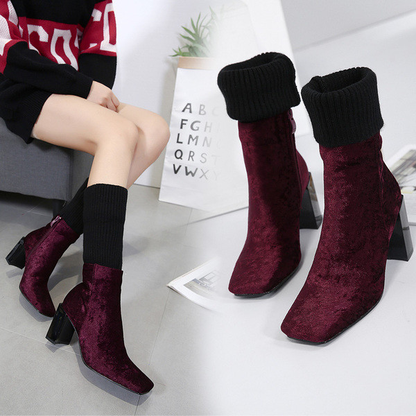 Stílusos női csizma két színben, vastag sarokkal