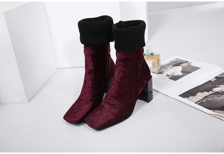 Stílusos női csizma két színben, vastag sarokkal