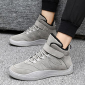 Alkalmi férfi téli tornacipő öko velúr matricákkal