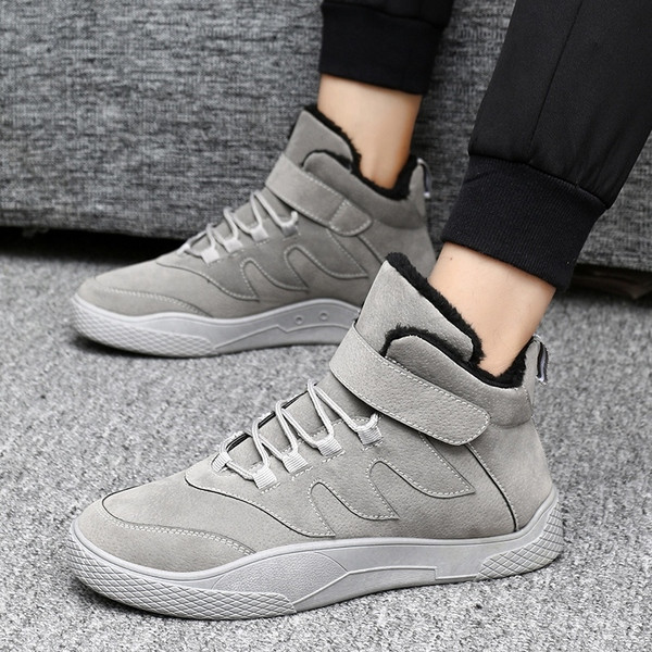 Alkalmi férfi téli tornacipő öko velúr matricákkal