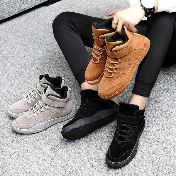 Alkalmi férfi téli tornacipő öko velúr matricákkal