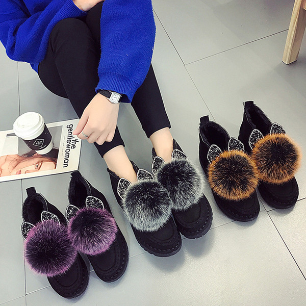 Női csizma 3D díszítéssel három színben