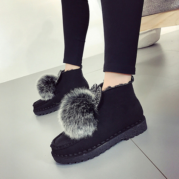 Női csizma 3D díszítéssel három színben