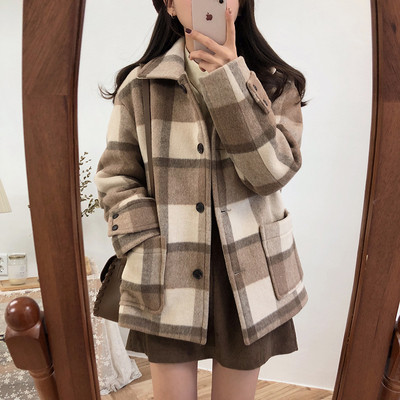 Stílusos női rövid kabát zsebekkel, két színben