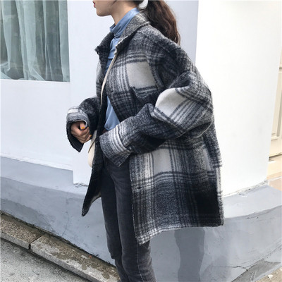 Palton dama in carouri model larg cu guler in forma de O