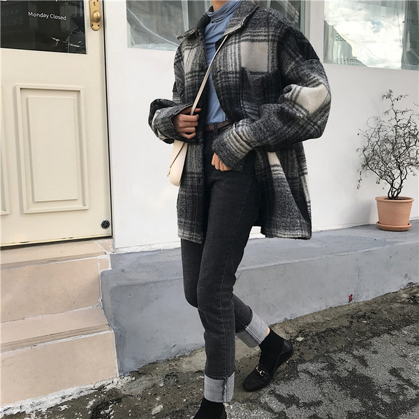 Palton dama in carouri model larg cu guler in forma de O