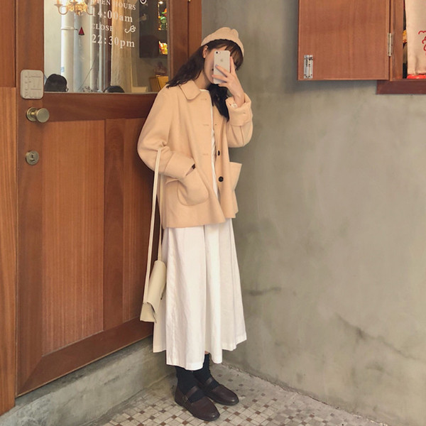 Női alkalmi rövidkabát két színben, V-nyakkal