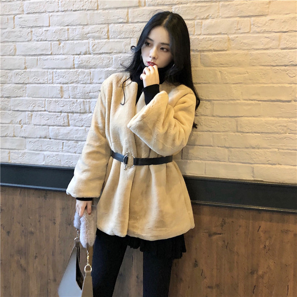 Aktuális női puha kabát O-alakú gallérral, bézs színben