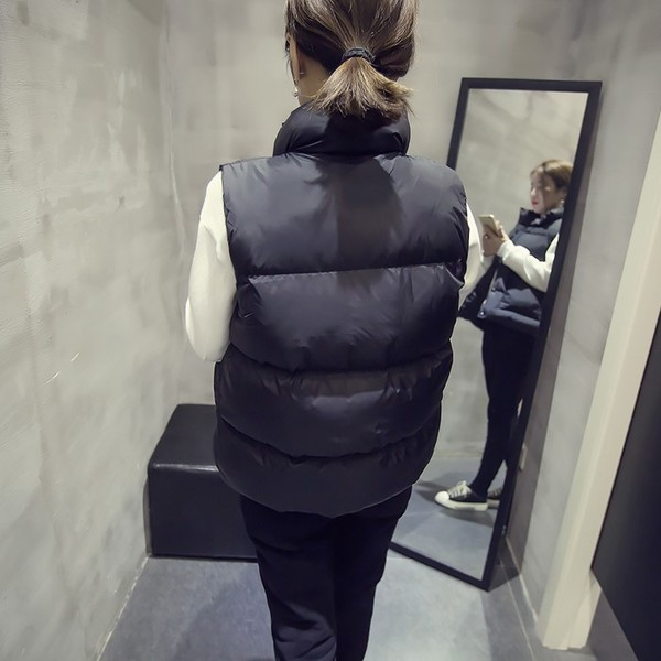 Sport-alkalmi női mellény rövid modell két színben