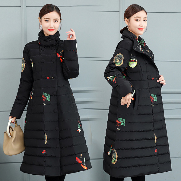 Fekete színű női kabát O-alakú gallérral