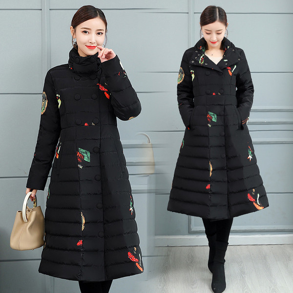 Fekete színű női kabát O-alakú gallérral