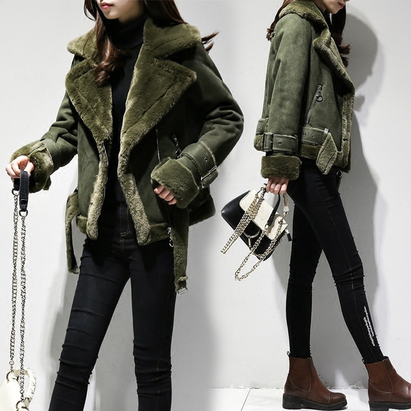 Стилно дамско яке в зелен цвят с пух