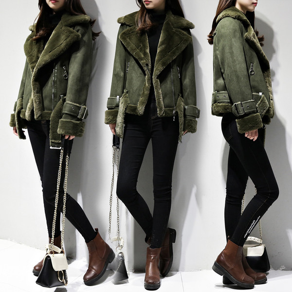 Стилно дамско яке в зелен цвят с пух