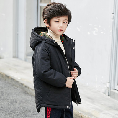 Gyerek modern kabát fiúknak, hátul rátéttel