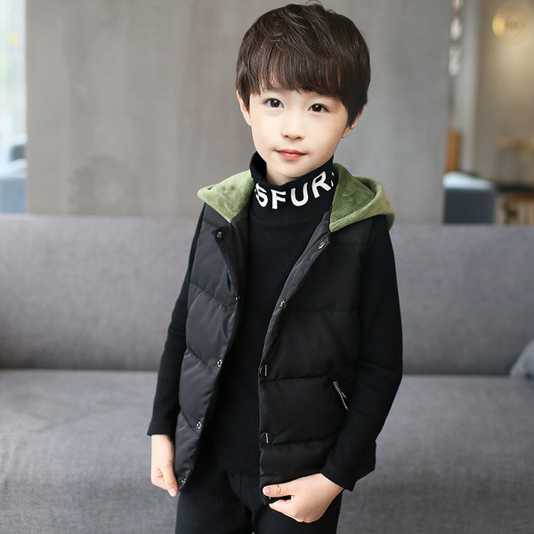 Stílusos gyerekmellény fiúknak kapucnival, két színben