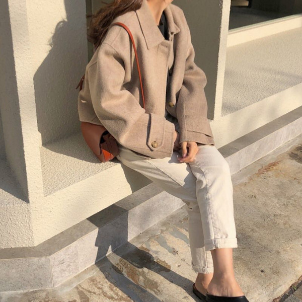 Rövid modell női kabát két színben