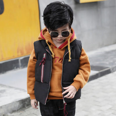 Modern gyerekmellény fiúknak fekete színben