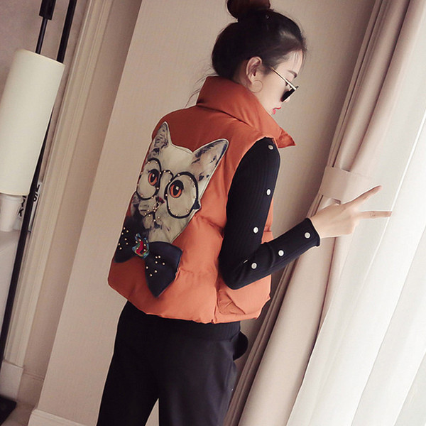 Vestă modernă de damă cu aplicare de culoare și element 3D în două culori