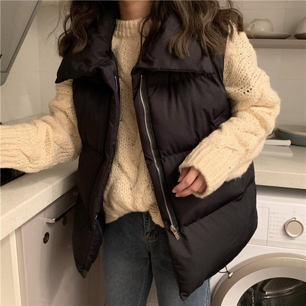 Hétköznapi női mellény fehér és fekete színben