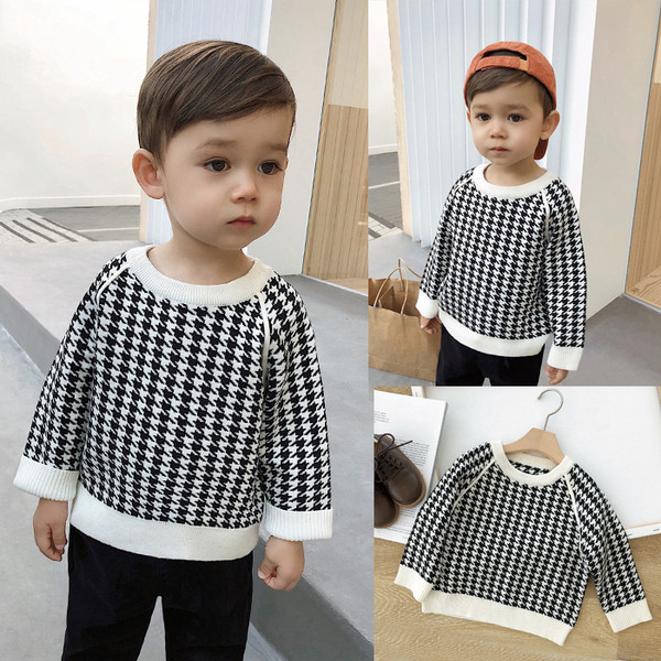 Alkalmi gyerekpulóver fiúknak fekete-fehér színben