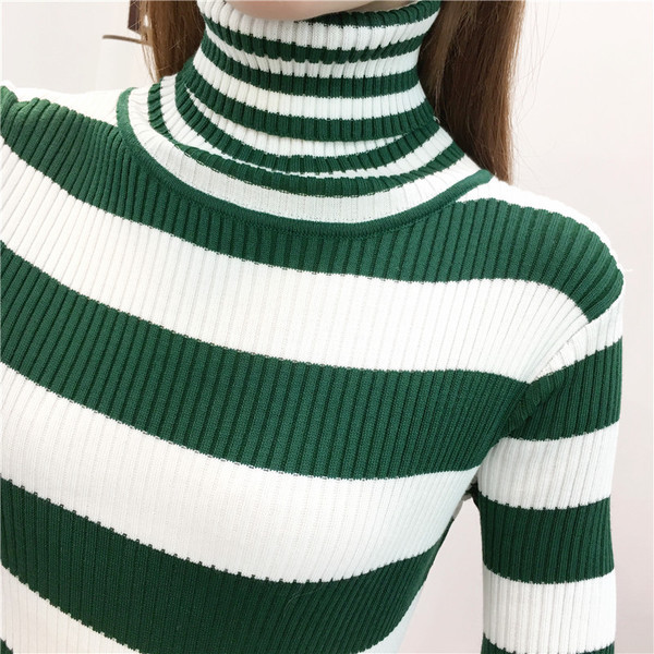 Pulover de dama in dungi cu guler inalt in trei culori