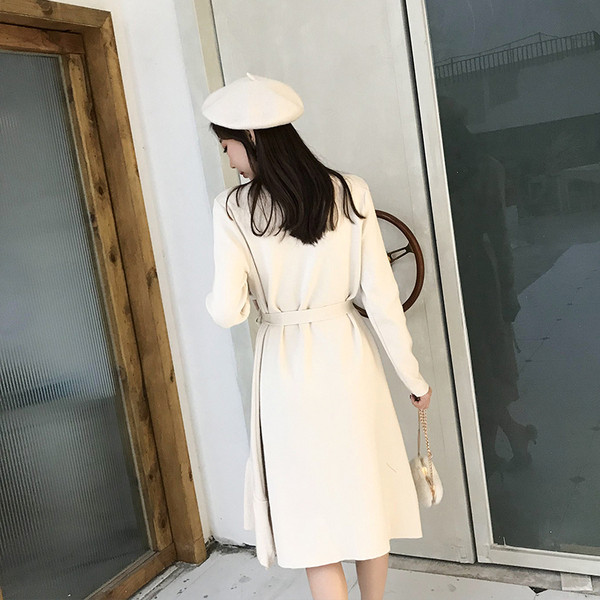 Elegáns női ruha övvel, három színben