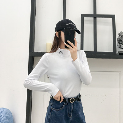 Női blúz pólógallérral, fehér és fekete színben