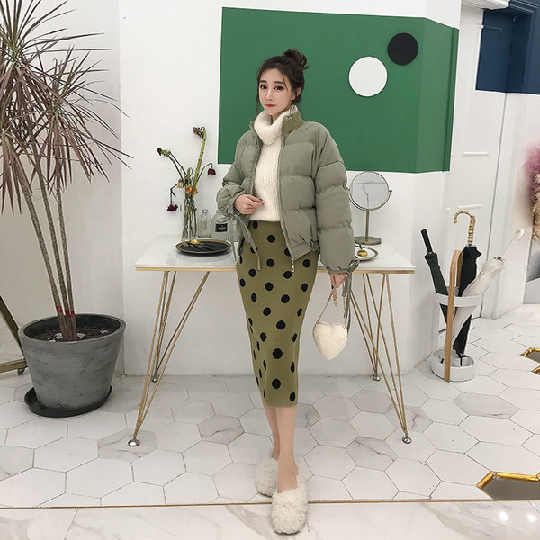 Női kabát O-alakú gallérral, három színben