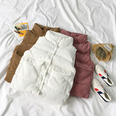 Modern női mellény fehér, rózsaszín és barna zsebekkel