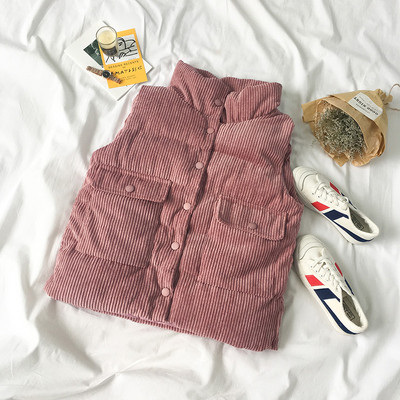 Modern női mellény fehér, rózsaszín és barna zsebekkel