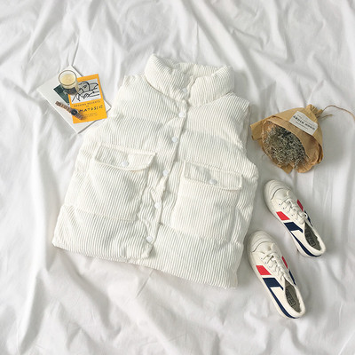 Modern női mellény fehér, rózsaszín és barna zsebekkel