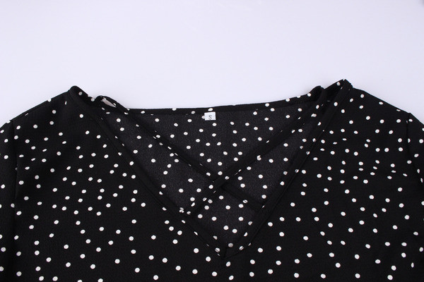 Női pöttyös blúz kereszt pántokkal több színben