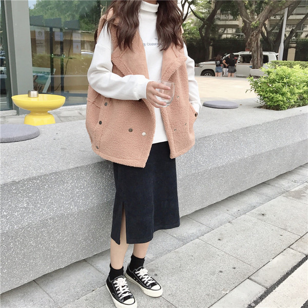 Vesta de dama toamna-iarna cu decolteu in V in doua culori