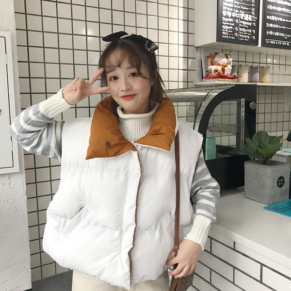 Vesta dama sport-casual model lat in verde, alb si negru