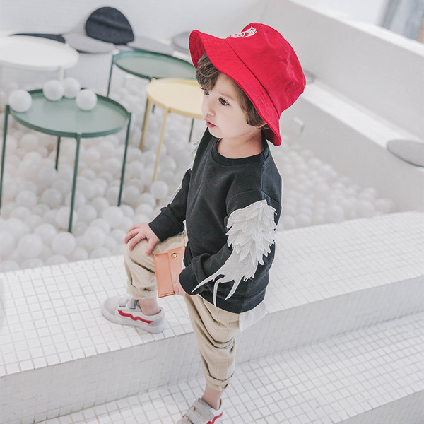 Stílusos gyerek pulóver fiúknak 3D elemmel