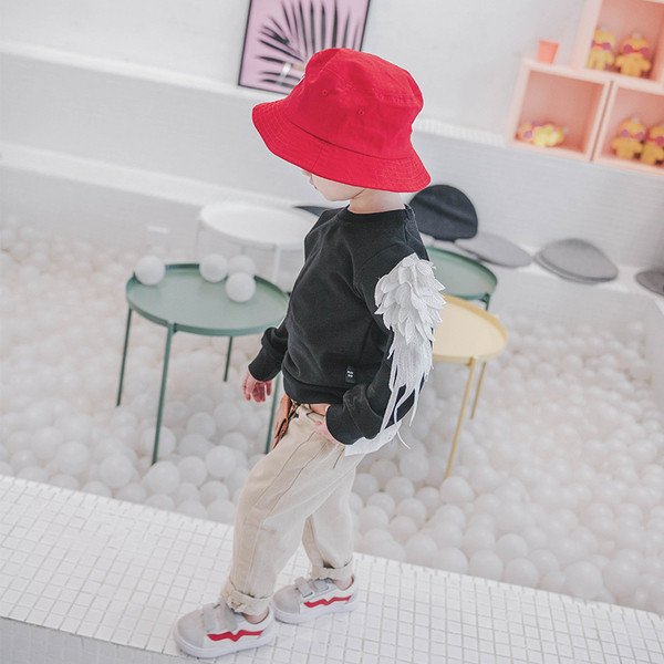 Stílusos gyerek pulóver fiúknak 3D elemmel