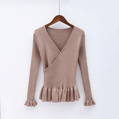 Модерен дамски пуловер с V-образно деколте и волани в няколко цвята