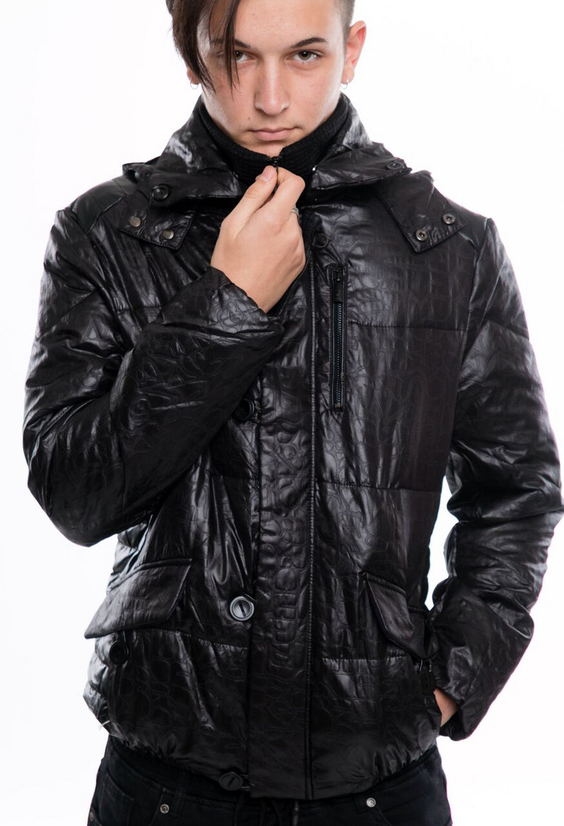 НОВО мъжко яке от еко кожа с качулка в черен цвят