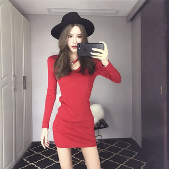 Sima modell elegáns ruha fekete és piros színben