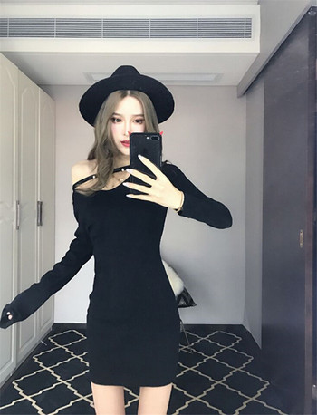 Sima modell elegáns ruha fekete és piros színben