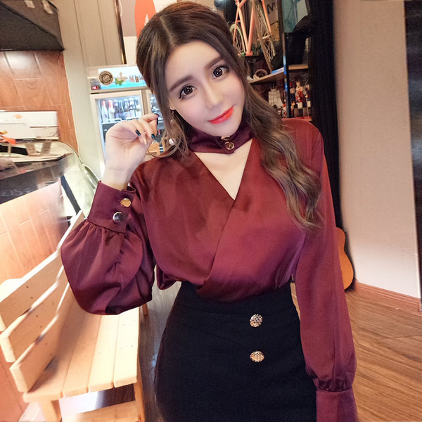 Stílusos női ing V-nyakú fehér és piros színben