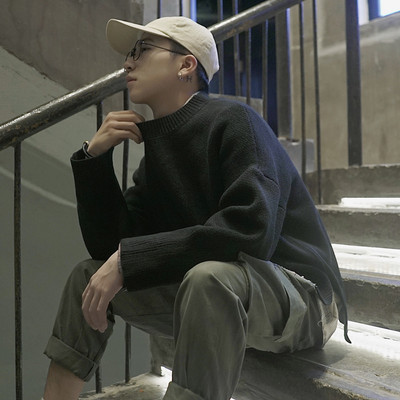 Modern férfi pulóver három színben - széles modell