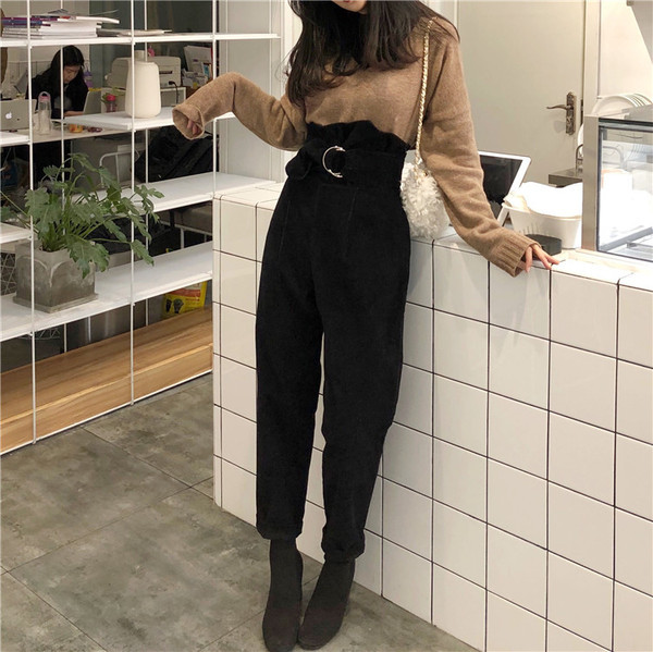 Модерен дамски панталон с висока талия и колан в черен цвят